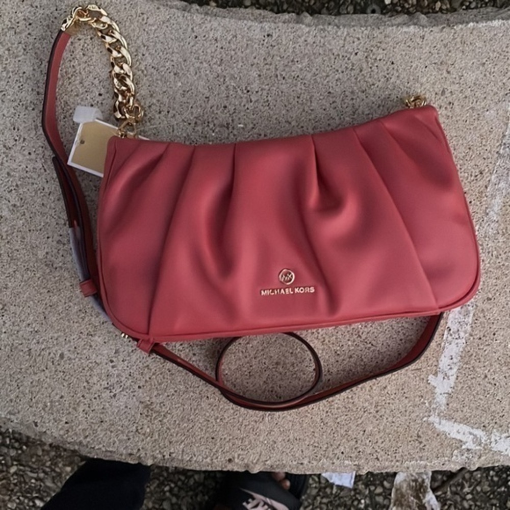 Michael Kors Small Convertible Clutch👌🏼👌🏼